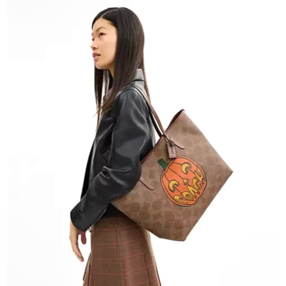 New Coach CCE70 City Tote Bag in Signature Canvas with Halloween Print - Picture 4 of 4